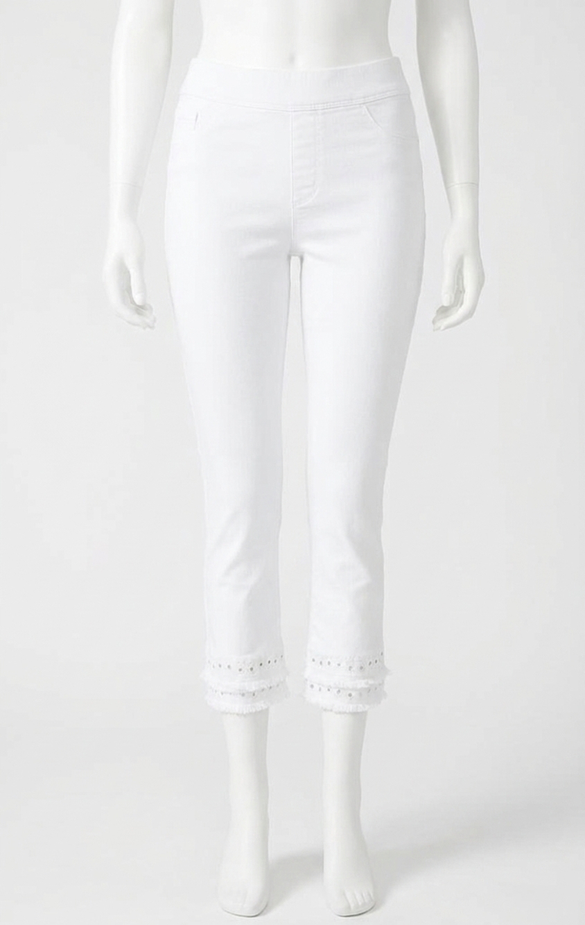 NEW COCO + CARMEN omg capri jeans with embroidered eyelet trim in white